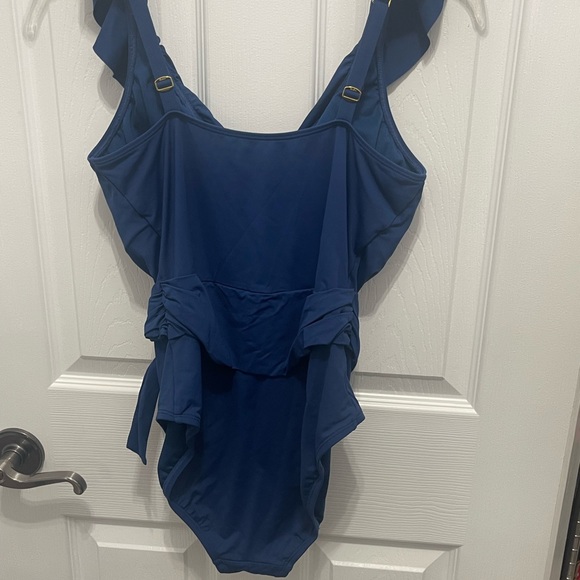 Bleu Rod Beattie one piece, bathing suit, navy blue size 10 like new - Picture 13 of 14
